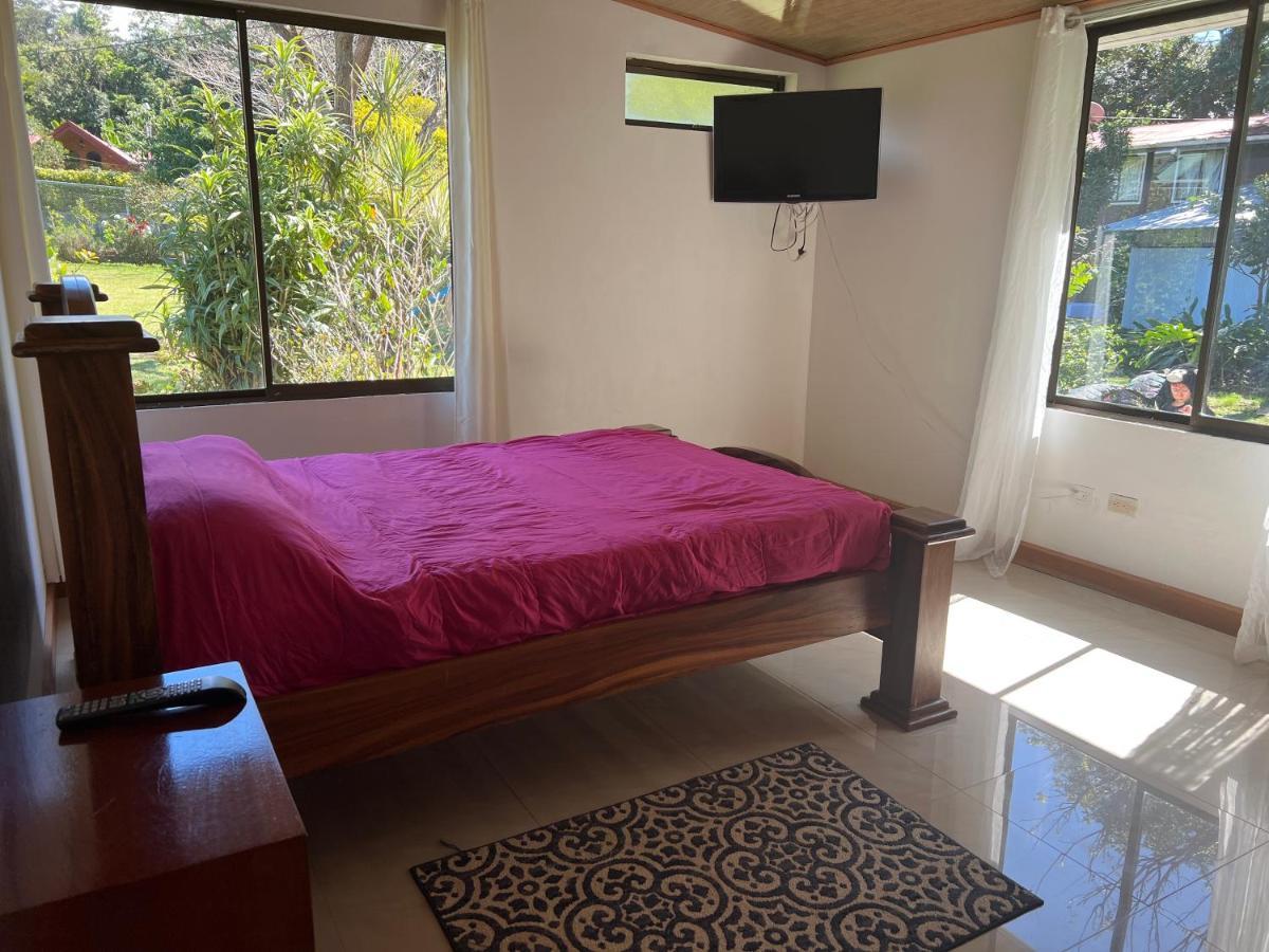 B&B Thomas And Thiago Monteverde Buitenkant foto